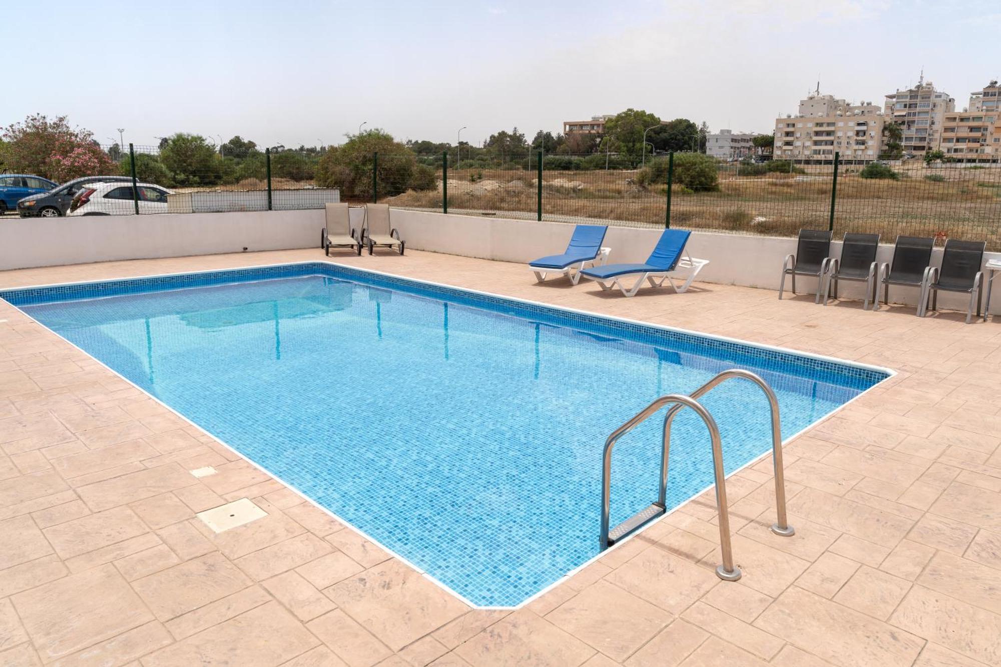 דירות לרנקה Blu Mackenzie 1 Bdr Flat With Pool מראה חיצוני תמונה